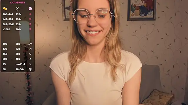 JoanBaggott élő XXX-chatje