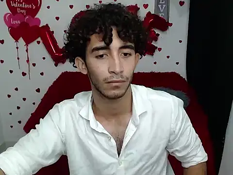 Caius_fox Chat XXX in diretta