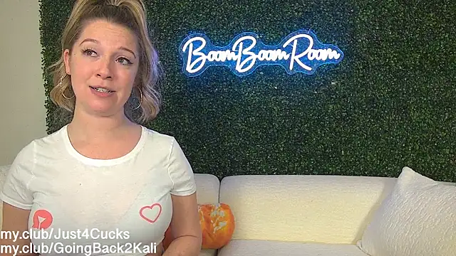 แชท XXX สดของ boomboomr00m