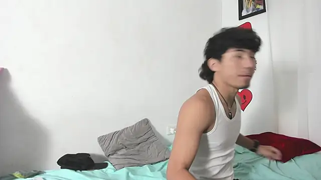 Chat +18 de Laura_and_Kevin ao vivo