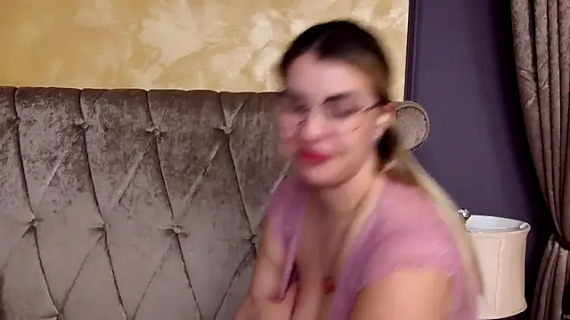 BustyGizelle: онлайн-секс-чат