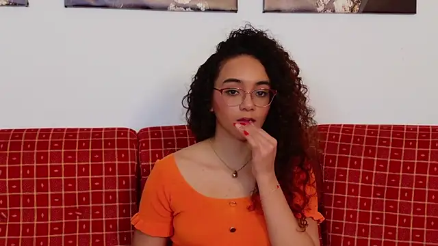 Taylor_Tina Chat XXX in diretta