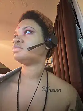 nickytheehawtie Chat XXX in diretta