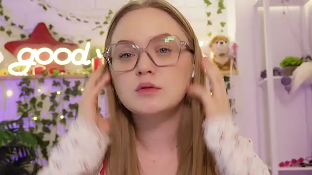 Chat +18 de MonicaAsis ao vivo