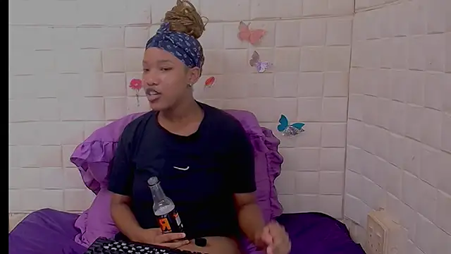 EroticSexyPrada – Live XXX-chat