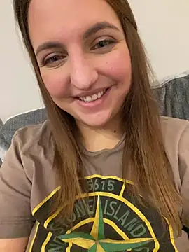 Chat +18 de AliceDesmee ao vivo