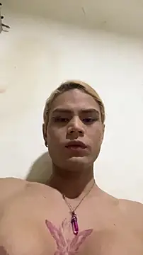 naho_love Show in webcam