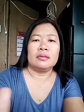 Lovelywoman43 Pertunjukan Webcam