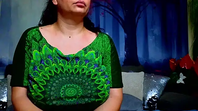 ElizabethEven Chat XXX in diretta