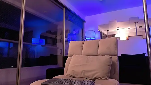 mandi4pole_n Live XXX chat