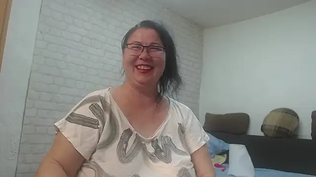 Chat XXX en directo de EmmaSquirt