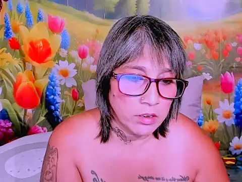 Chat +18 de indianroxy ao vivo