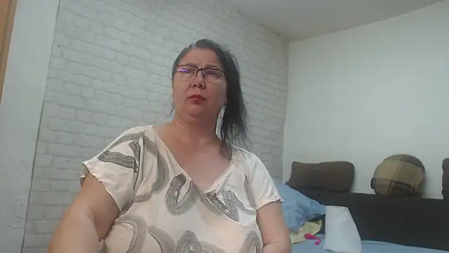 EmmaSquirt Chat XXX live