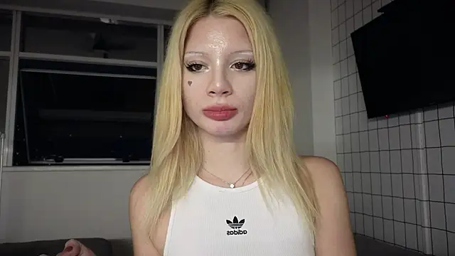 qualitybab élő XXX-chatje