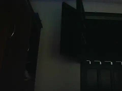 MILU6926 Webcam Show