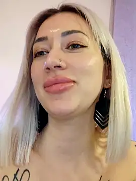 Gina-Lumara's Live XXX Chat