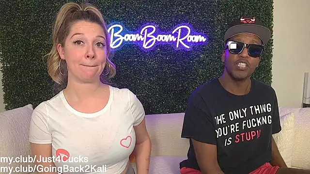 boomboomr00m élő XXX-chatje