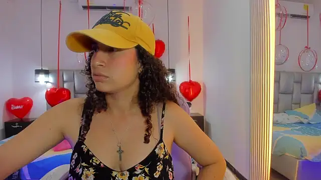 NoaMalak7 élő XXX-chatje