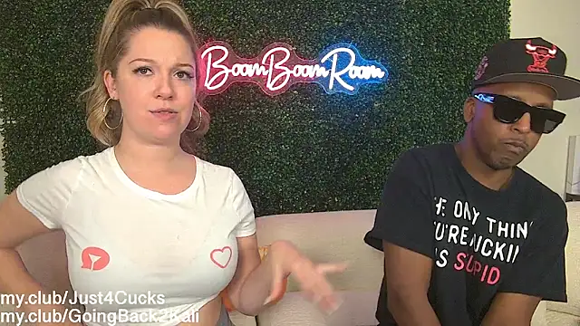 แชท XXX สดของ boomboomr00m