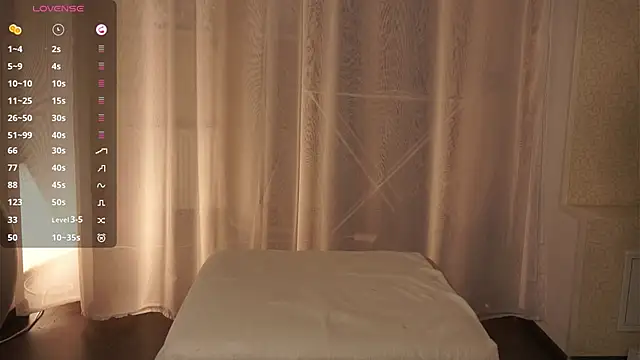 SallyDenikenn Webbikameraesitys