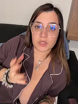 Novababy18 Chat XXX in diretta