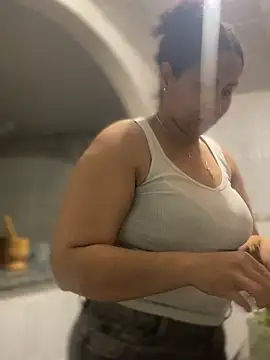 Онлайн чат XXX Carola-Ross