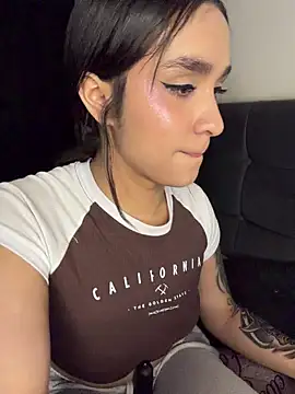 Онлайн чат XXX Isabella-Teen