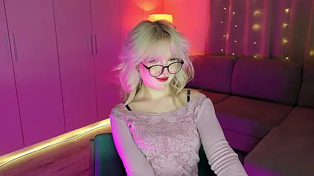 Mary_Piersen élő XXX-chatje