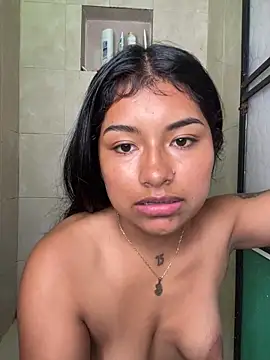 ChantalPetit live XXX chat