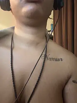 nickytheehawtie: онлайн-секс-чат