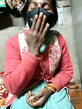 Pokazy przed kamerką – Arti032