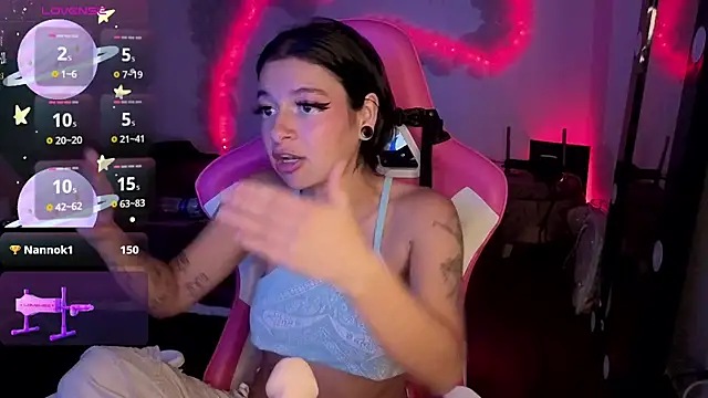 larah_uwu – Live XXX-chat