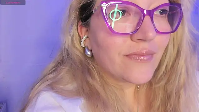 Naty_Mature_ 网络视讯表演