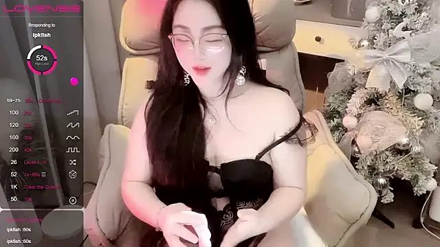 Monica-666888- 现场XXX聊天