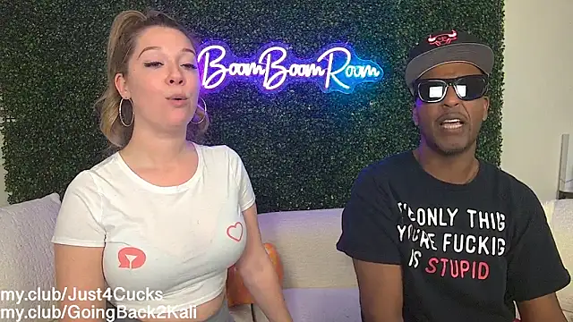 Chat XXX en directo de boomboomr00m