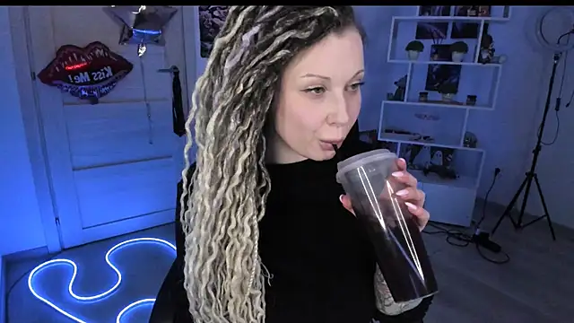 HoneySallyMoore's Live XXX Chat