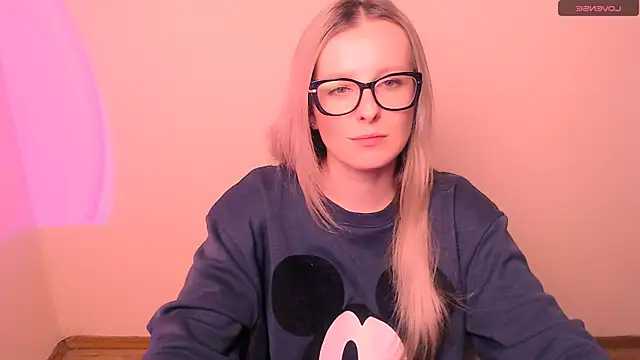 Show modela AnnePeach na web-kameri