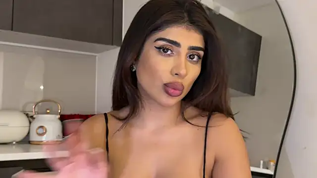 ArabicBarbie: вебкам-шоу