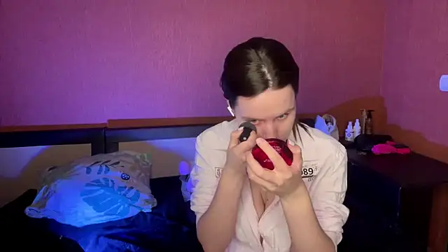 SanoraVillnave Adlı Modelin Canlı XXX Sohbeti