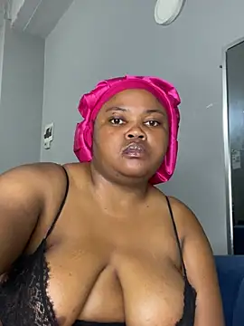 XXX chat uživo modela Curveysinaa