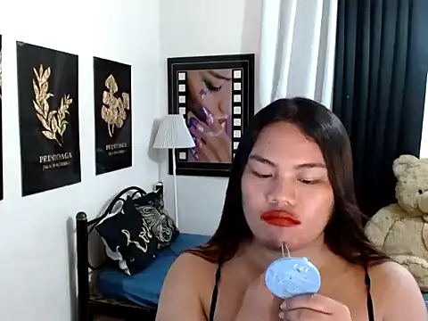 Chatroom XXX en direct de TSbrianaHugeCock