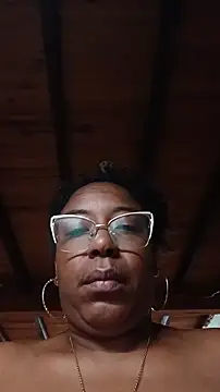 Chat +18 de ChanneldelaCroix ao vivo