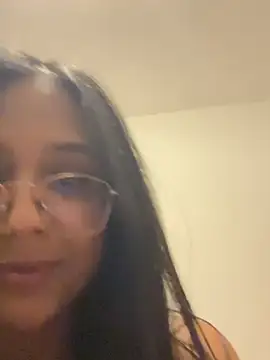 Lucianaaguzman Show in webcam