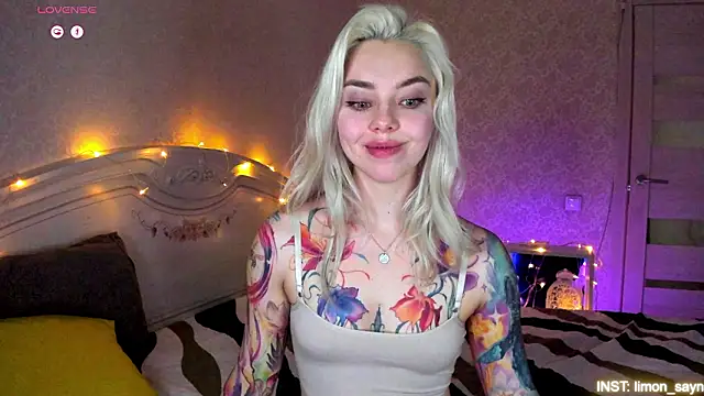 XXX chat uživo modela LillyMoure_