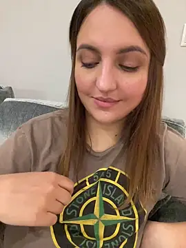 AliceDesmee Chat XXX in diretta