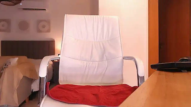 XXX chat uživo modela Tilly_Eliot