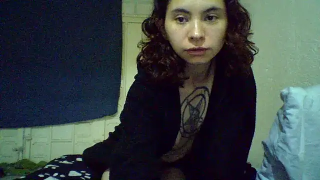 CELEna098rs707 élő XXX-chatje