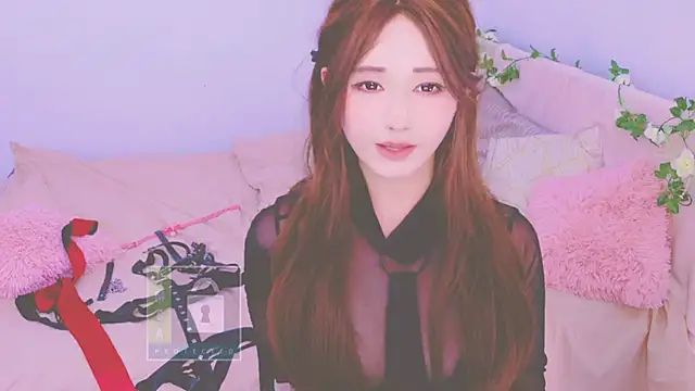 LongoriaEva Adlı Modelin Canlı XXX Sohbeti