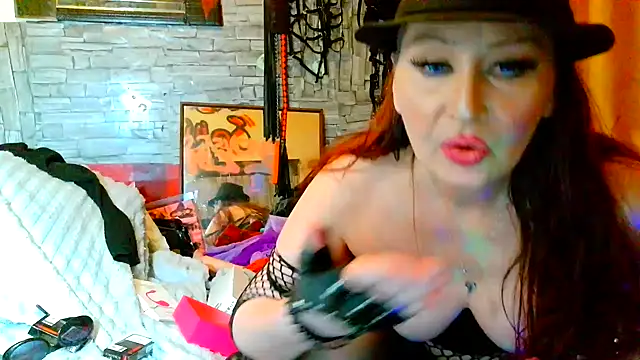 dominatrixredsonyja Adlı Modelin Canlı XXX Sohbeti