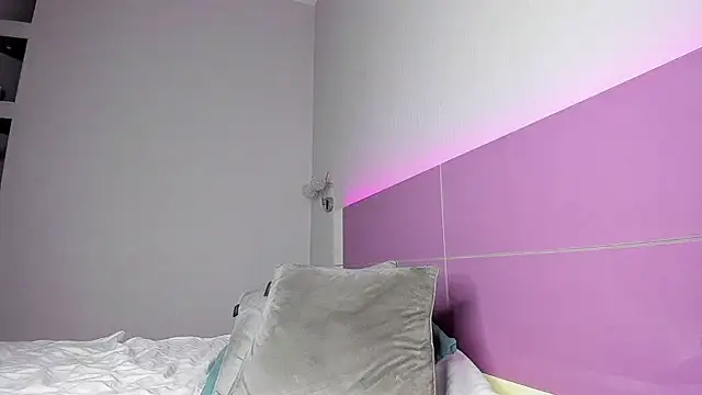 دردشة CrazyWomen الجنسية المباشرة